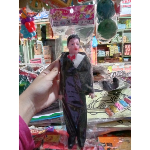 Boneka Mempelai Pria Berjas