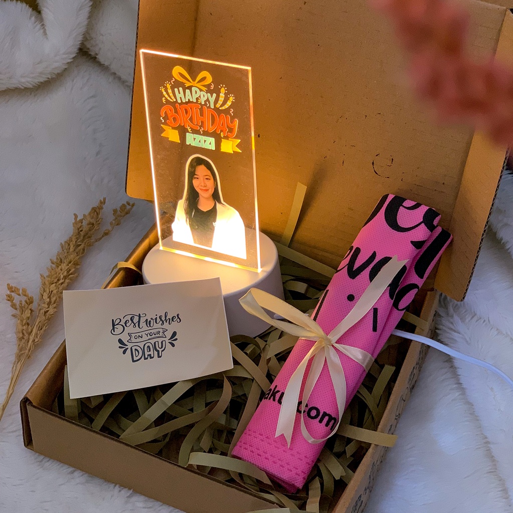 

Kado Ulang Tahun Paket Hampers Lampu 3D LED