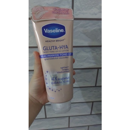 Lotion Vaseline GlutaHya Niacinamide Toneup with UV Protection 330ml (Thailand)