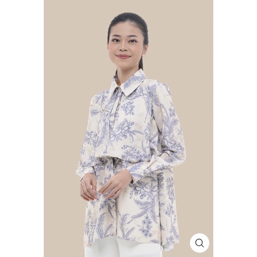 Wearing Klamby Ruby Shirt Size XL - Classic Blue