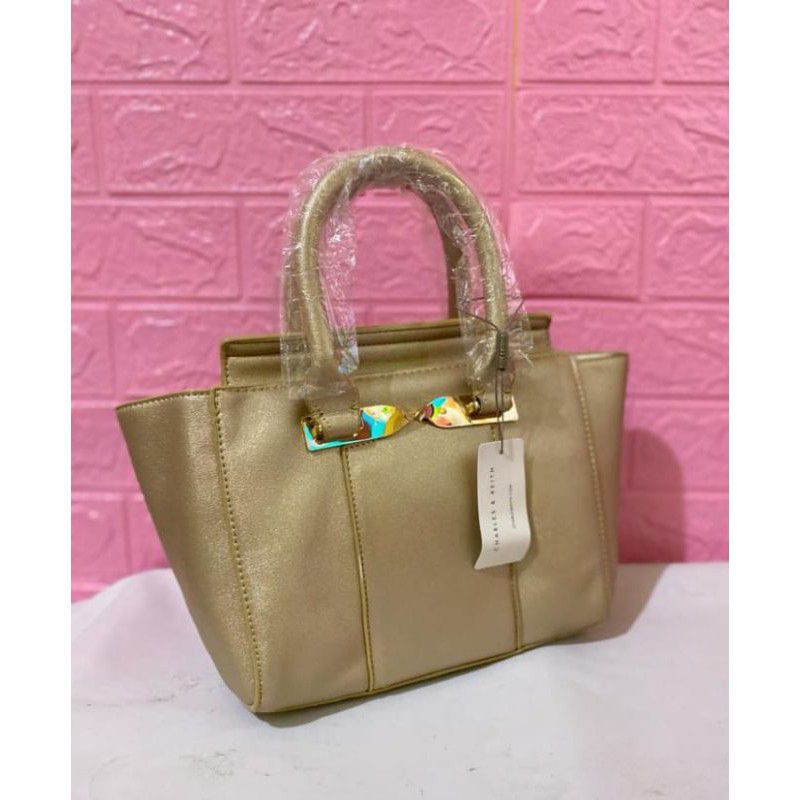 Tas selempang charles&keith original