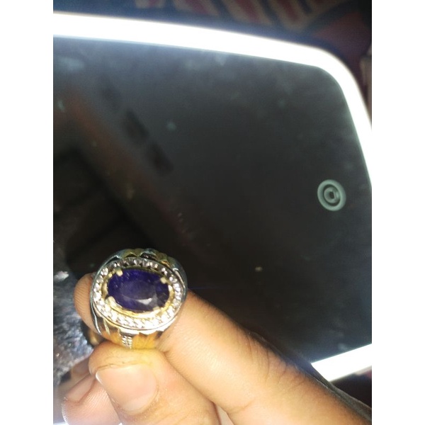 Natural Royal Blue sapphire Madagascar