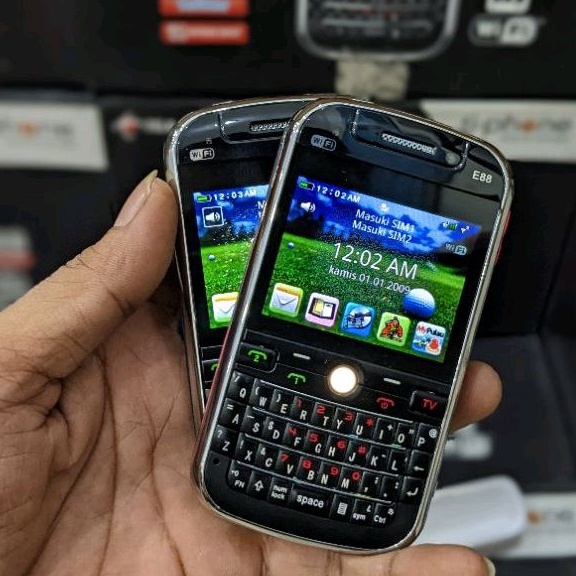 Handphone TV Ti.Phone E88 Bisa TV dan Radio Gratis Tanpa Kuota