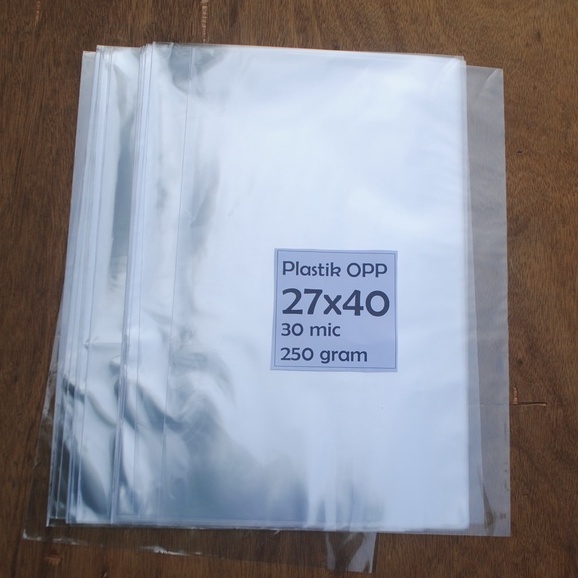 

Plastik OPP 27x40 cm 30 mic 250 gram tanpa lem