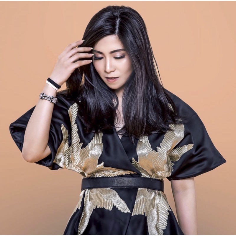 SEAN & SHEILA Yama Embroidered Kimono booked sis cantik