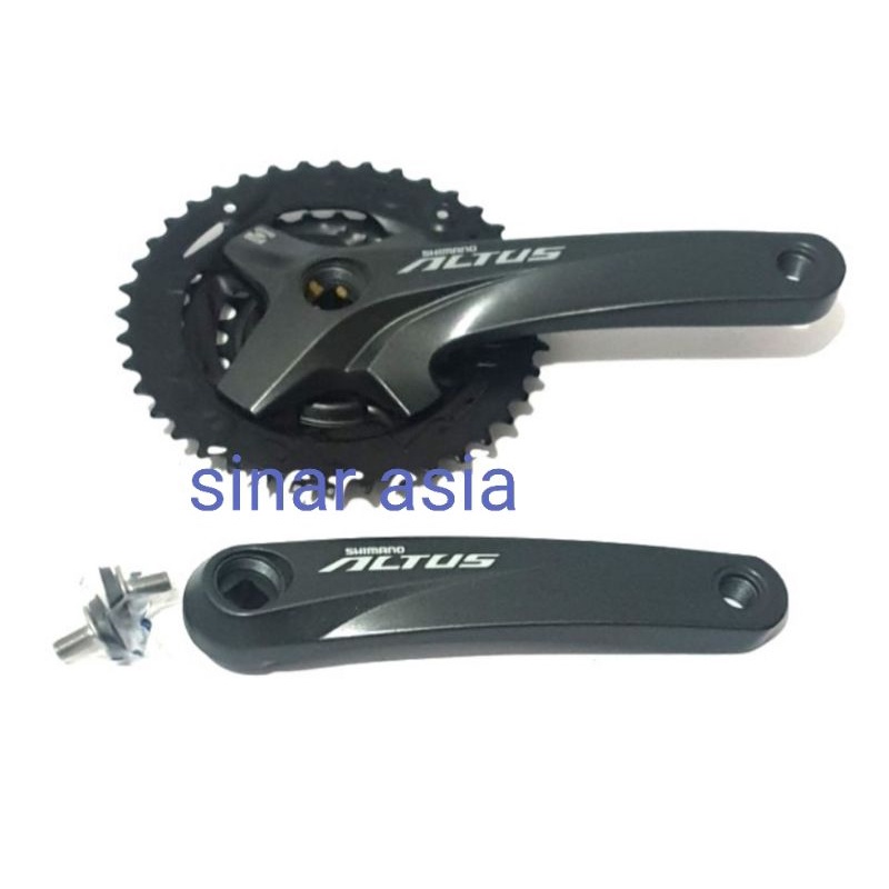Crank gear/ Chainwheel / gir 3 susun 40/30/22T  3x9 speed merk Shimano Altus FC-M210 - 1set
