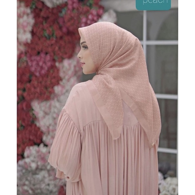 Tapis Square buttonscarves