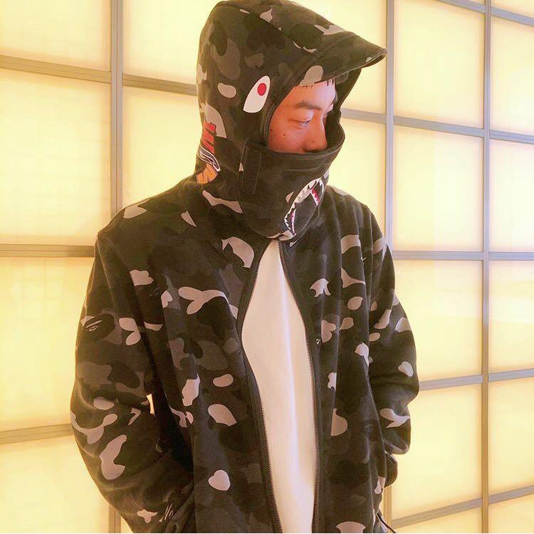 ORIGINAL JAPAN 1:1 BAPE Gradiation Camo Shark Mask Wide Zip Hoodie Black  JAPAN A Bathing Ape