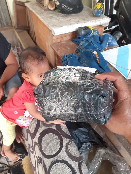 Sarung Tile Telor 8x8