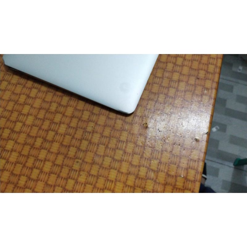 SALE..MACBOOK AIR 13 IN 2011 ..RAM 2 ..SSD 64 ..CORE I5..DIKIT DENT