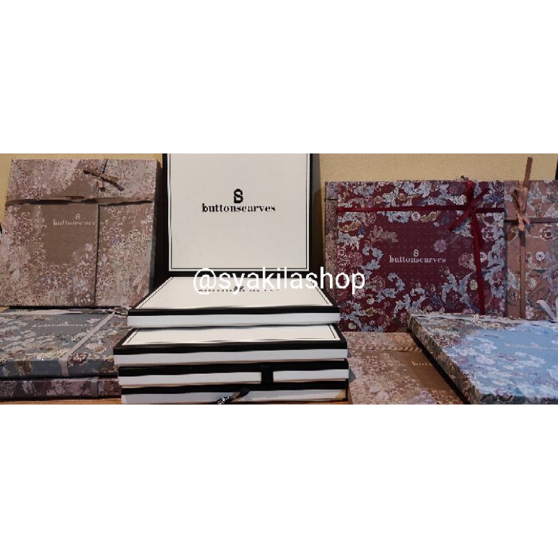 Holiday Series Buttonscarves