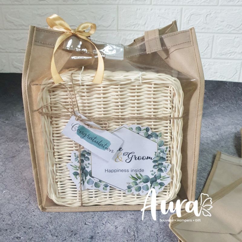 

Tas Parcel/ Hampers tas spunbon mika per pack