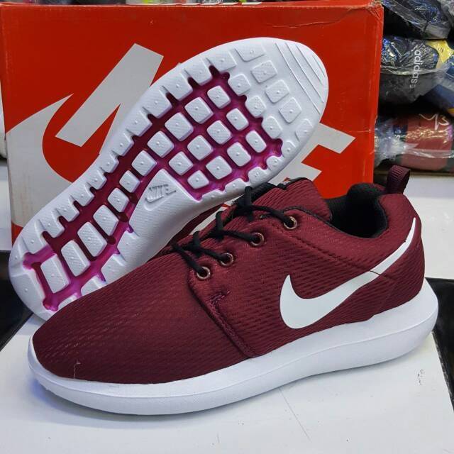 nike roshe run marron