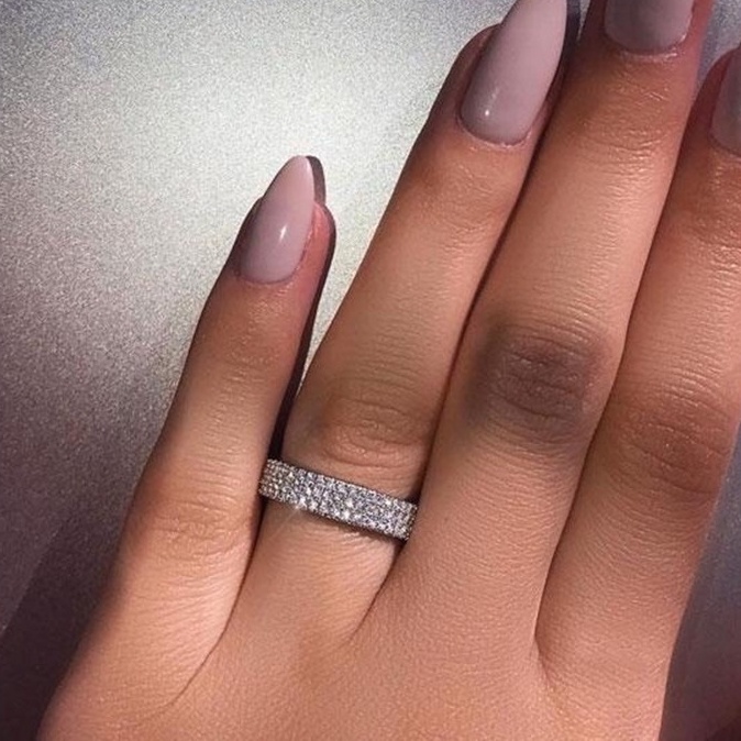 Cincin Berlian Tiga Baris Bahan Stainless Steel Untuk Wanita