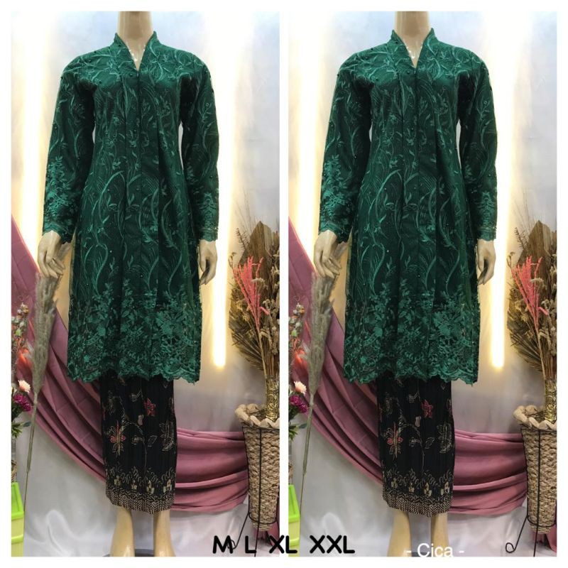 Real pict kebaya brokat kartini / kebaya terbaru / outfit kebaya / kebaya modern / / kebaya wisuda /