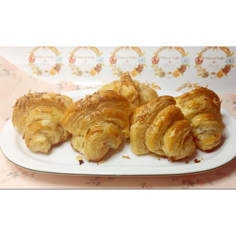 

Croissant mini by Qahwah Koffie 1 pax /5 pcs