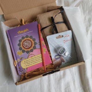 Hampers Hadiah Kado Gift Box Muslimah Cewek Quran Handsock Murah