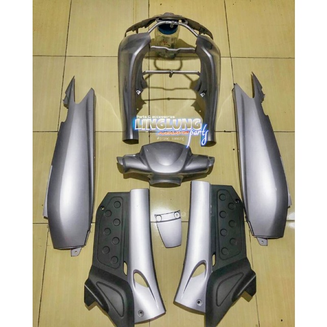 Body halus nouvo lele silver atau perak cover body nouvo lele silver fullset original yamaha indo