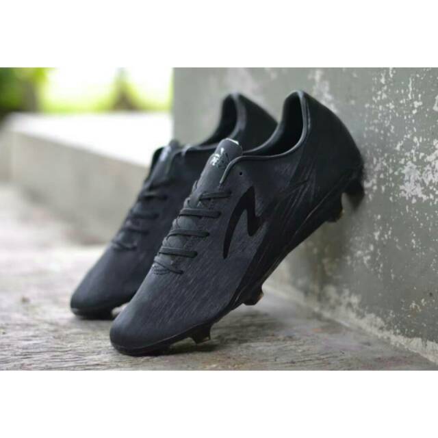 Specs lightspeed II 20 FG triple/black sepatu futsal