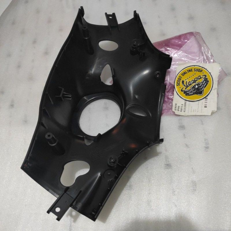 Batok Kepala Vespa Primavera Bawah / Cover Batok Kepala Vespa Primavera 3V IGET