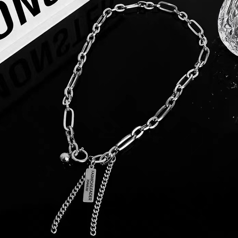 Kalung Rantai Dengan Liontin Bahan Titanium Steel Gaya Hip Hop