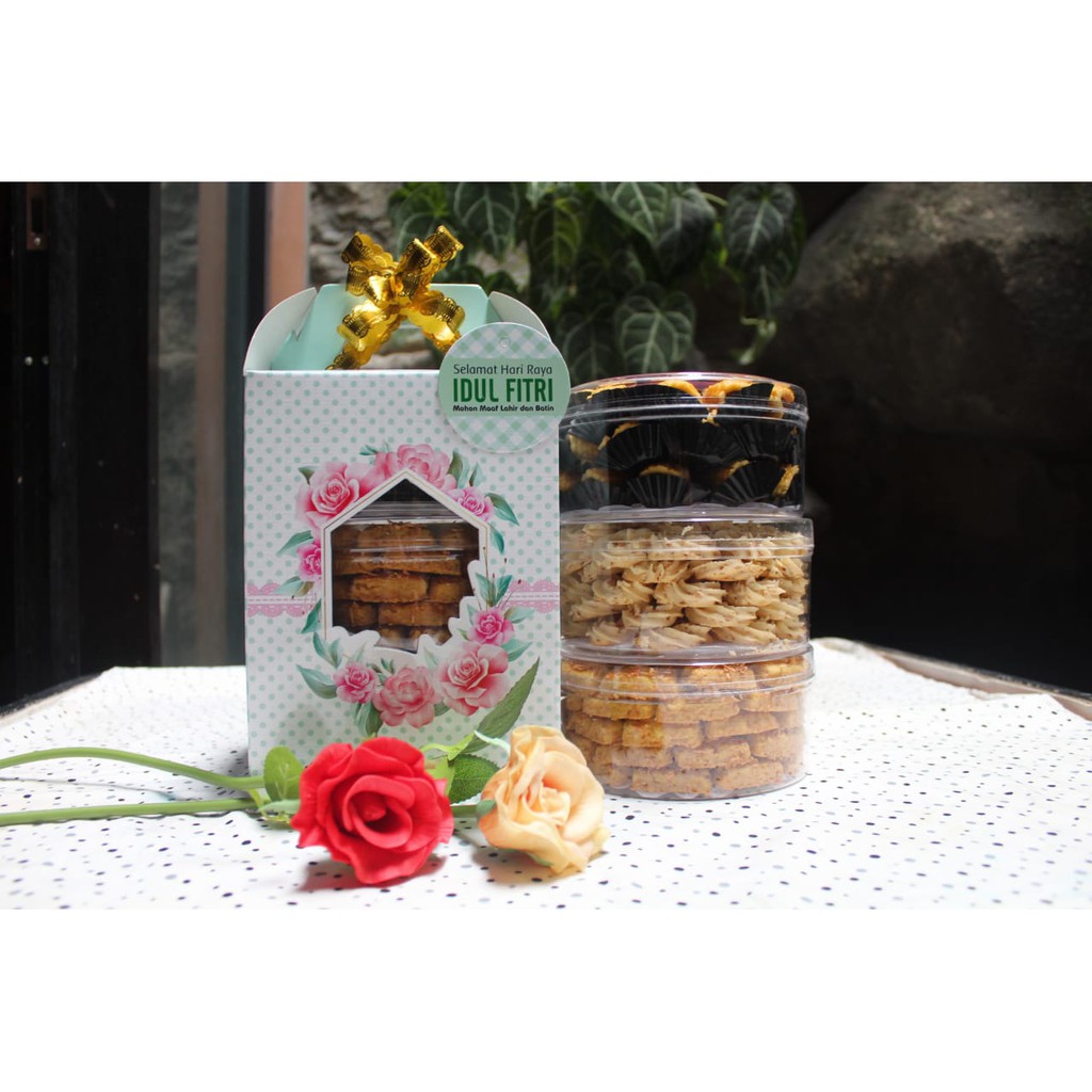 

Parcel hampers Lebaran Idul Fitri kue kering spesial wisman 3 toples