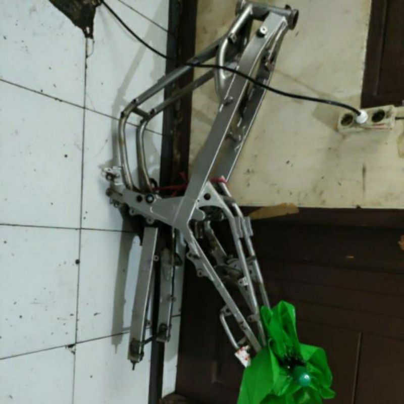 rangka ninja r atau ss set swing arm tahun muda