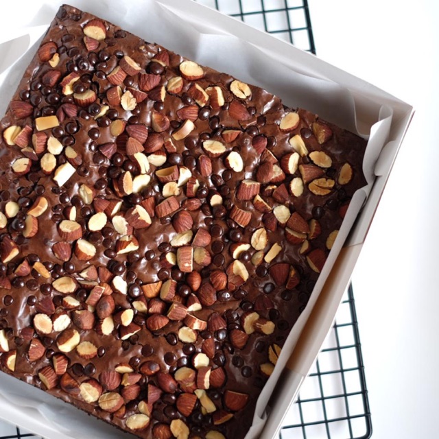 

Almond Nutty Brownie / Brownies