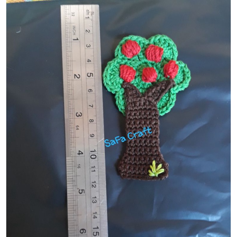 Aplikasi rajut motif pohon cherry