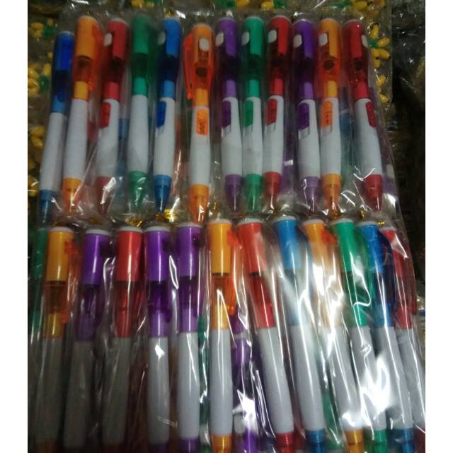 

Souvenir Pernikahan Pulpen Senter led Sovenir Alat tulis Murah Sovenir Pesta