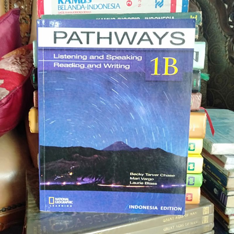 ORI BUKU PATHWAYS LISTENING AND SPEAKING READING AND WRITING 1B