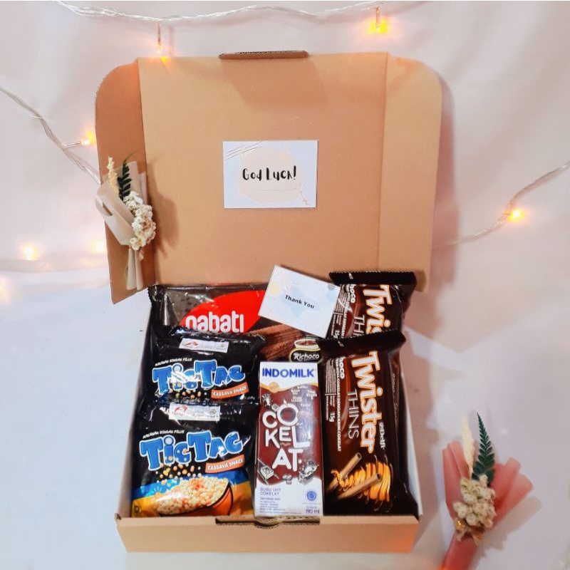 

HAMPERS SNACK SERI DARKCHOCO