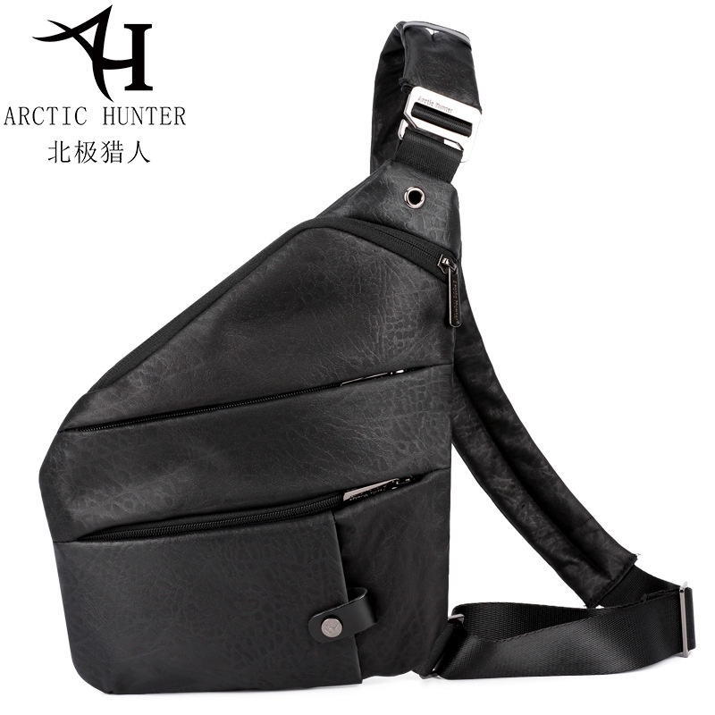 Arctic Hunter Chest Tas