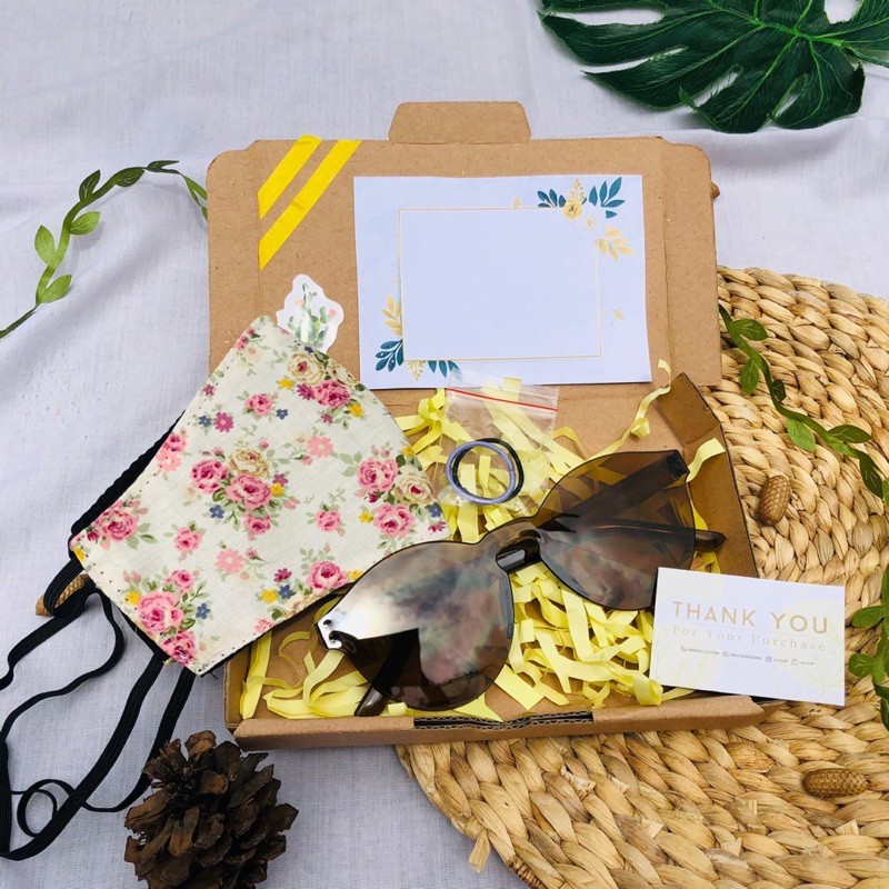 Gift Box Stuff / Hampers Hadiah wisuda kado wedding pernikahan gift box parcel lebaran termurah kado murah hari kasih sayang cinta romantis pink valentine day/kacamata/masker/duckbill/kain/corona/covid/hadiah/new normal/kesehatan