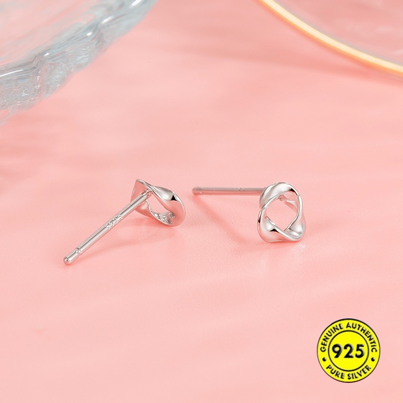 Anting Stud Bentuk Segitiga Bahan S925 Silver Untuk Wanita