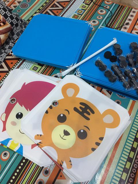 Lemari Pakaian Plastik Rak Serbaguna Susun Lemari Baju Anak 8 Pintu/kotak