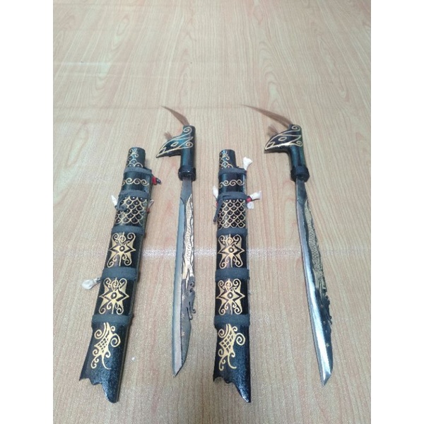 Mandau Kalimantan. hobi Koleksi Mandau mini kalimantan