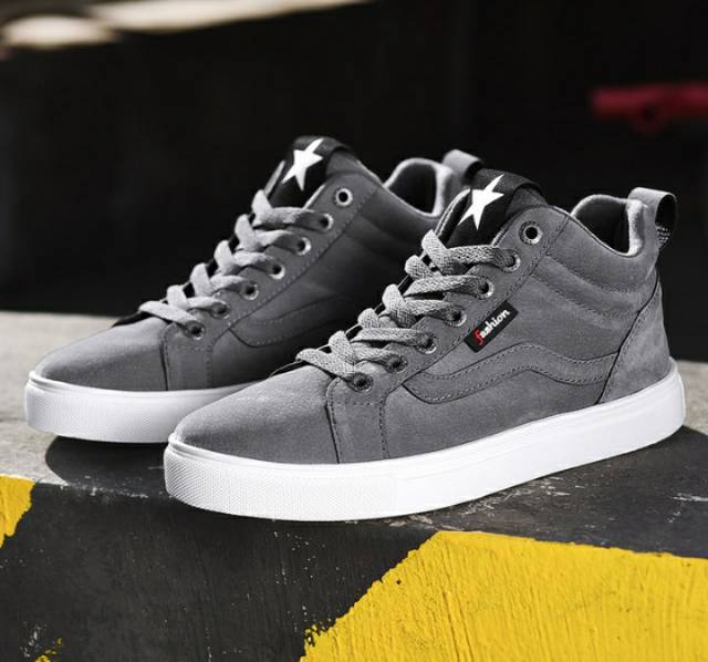 Sepatu but bintang op 04
