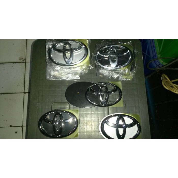 Jual logo ban serep Toyota Rush