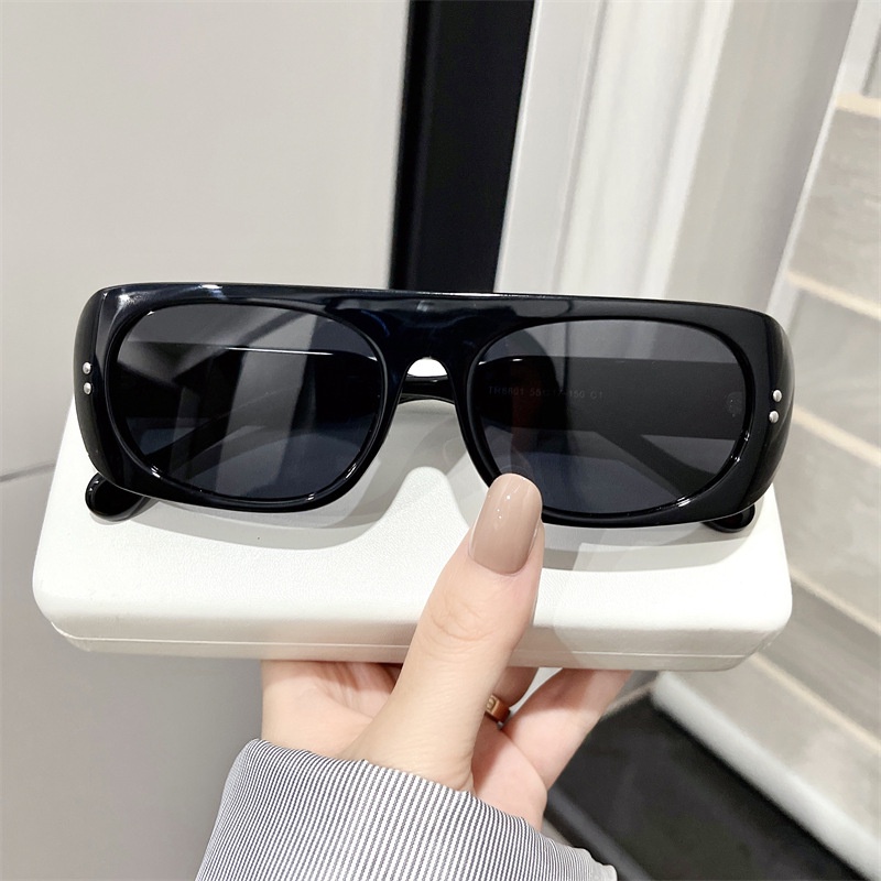 Kacamata Hitam Model Cat Eye Oversized Gaya Retro Hip Hop Warna Permen