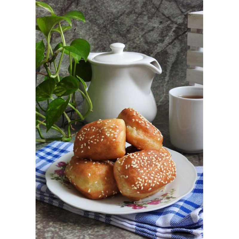 

Cemilan roti Dading/Kue Bantal/Odading 10pcs Valericious