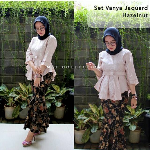 Set Kebaya Jaquard + Rok model Duyung