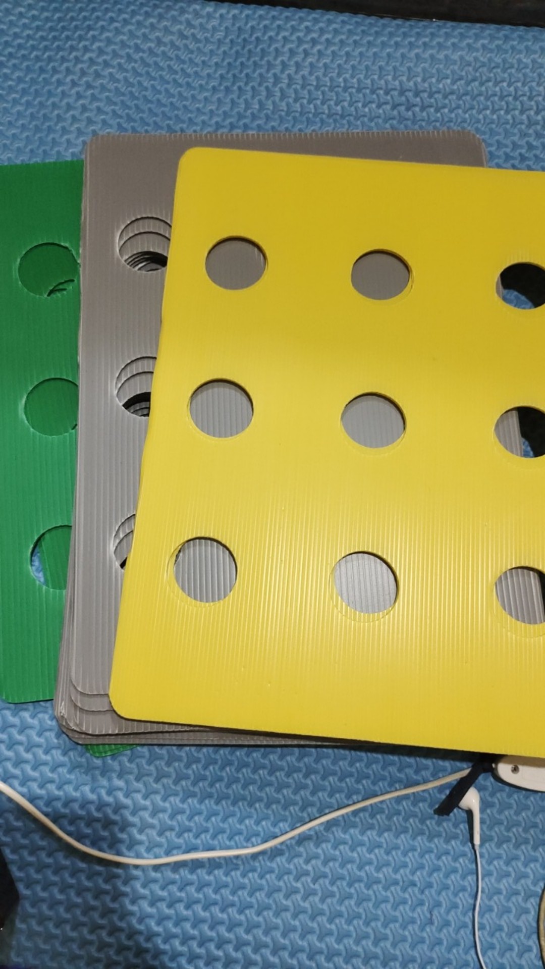 Impraboard / Penutup Bak Hidroponik (9 Lubang)