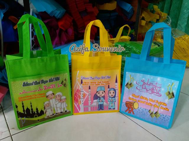 

TAS BINGKISAN LEBARAN SOUVENIR PARCEL IDUL FITRI model Kantung