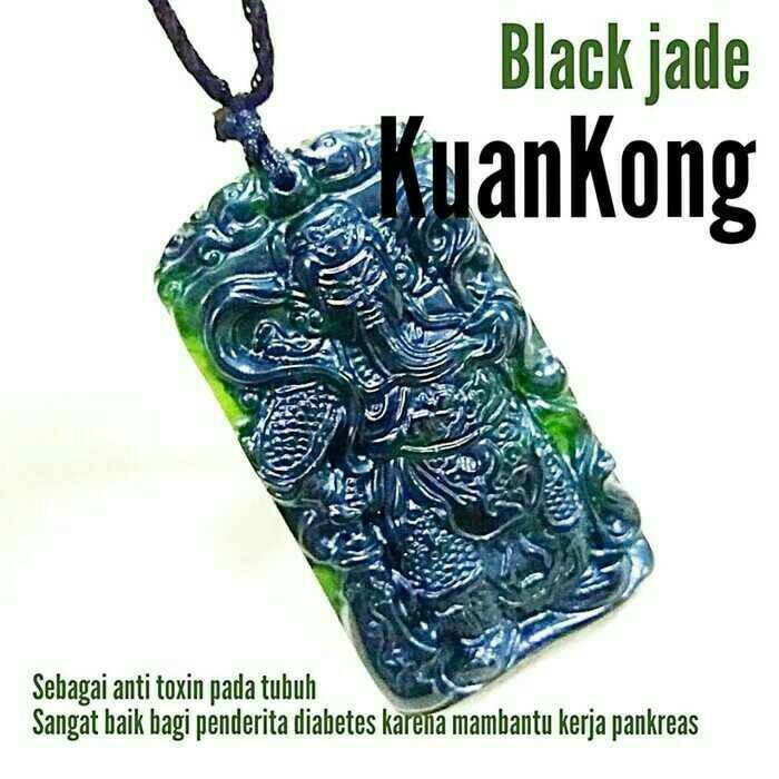 Liontin Kwan Kong Black Jade 042