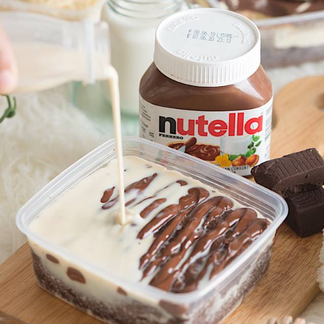 

MILK BATH NUTELLA BROWNIES DESSERT BOX