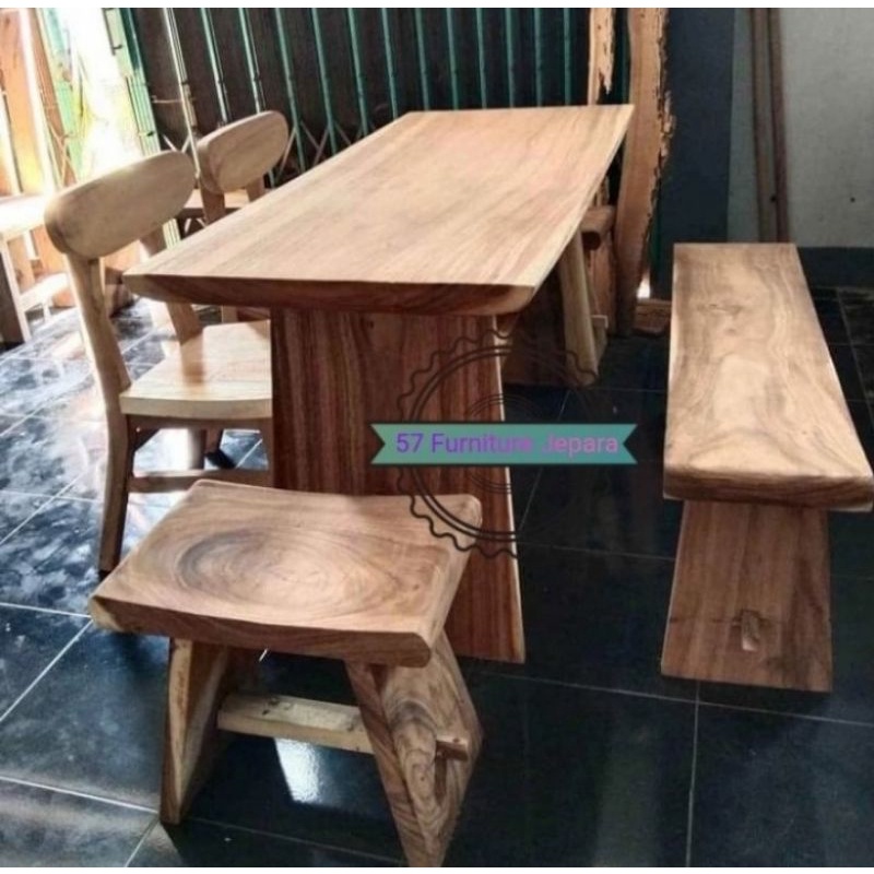 Satu Set Meja Kursi Makan Kayu Trembesi - Meja Kursi Kayu Utuh Tanpa Sambungan - Jati Mentahan
