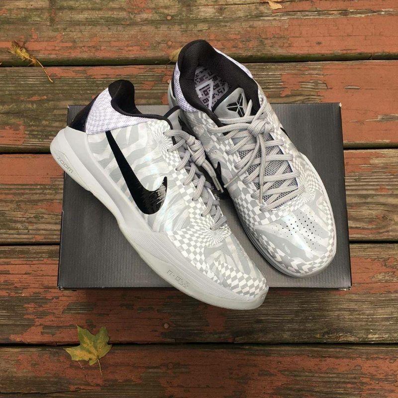 nike kobe zebra