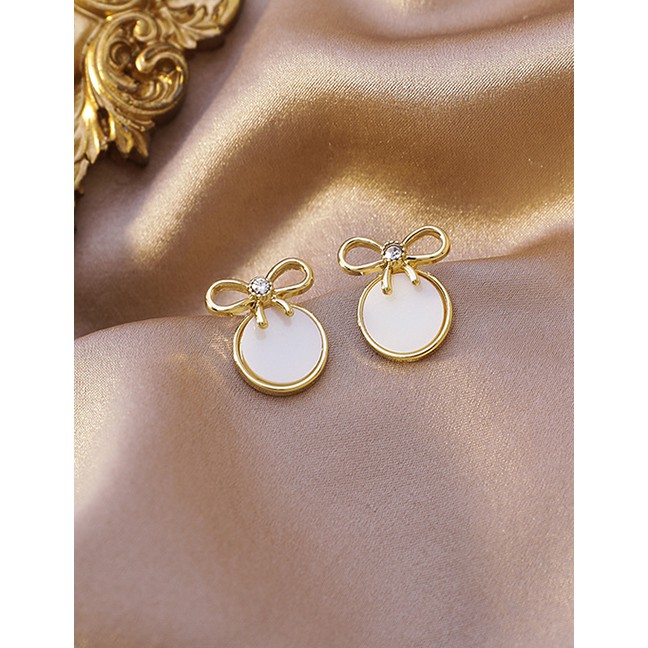 LRC Anting Tusuk Fashion Golden Bowknot Shell Diamond Alloy Earrings P22350