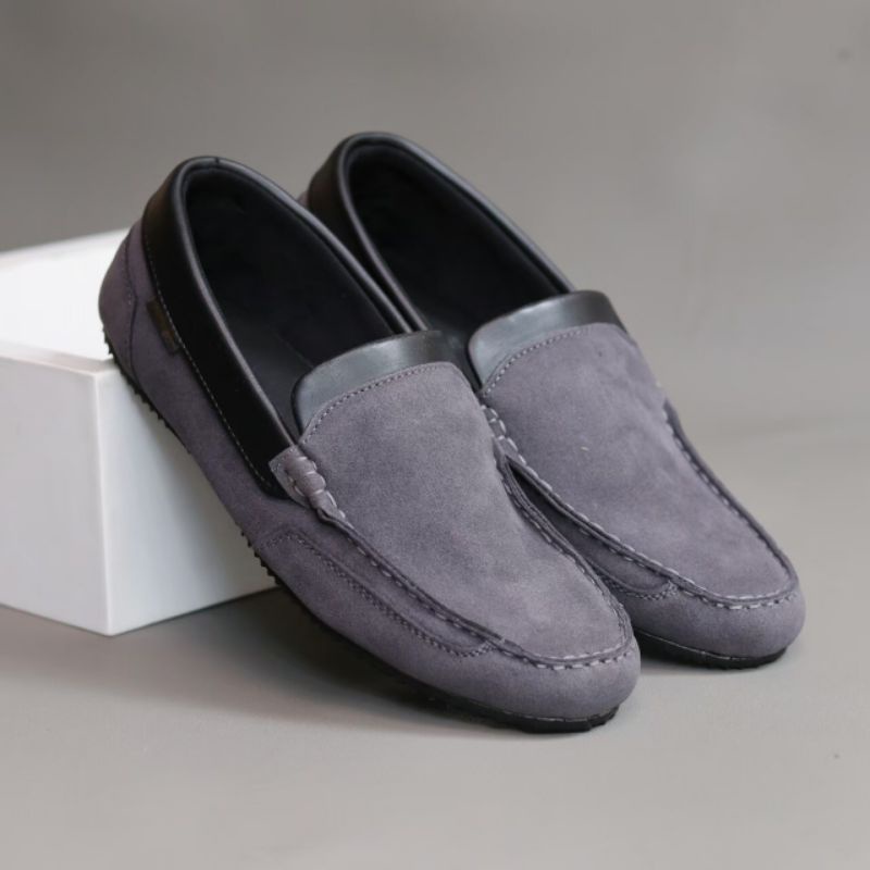 Sepatu Casual Slip On Pria Slop Kasual Santai Kerja Kuliah Suede Syintetik